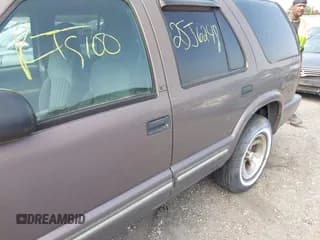 ✅ 2000 Chevrolet Blazer LS • VIN: 1GNCS13W0Y2262721 • Lot: 42538224. Wystawiony na IAAI z przebiegiem Nie podano. Bezpłatny archiwum sprzedaży aukcyjnych z USA i szczegółowy raport historii pojazdu na DreamBid. Zdjęcie 6.