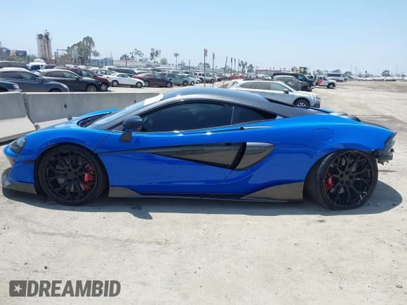 ✅ 2019 McLaren 600LT • VIN: SBM13RAA1KW007439 • Lot: 42499652. Wystawiony na IAAI z przebiegiem 27 296 mil. Bezpłatny archiwum sprzedaży aukcyjnych z USA i szczegółowy raport historii pojazdu na DreamBid. Zdjęcie 15.