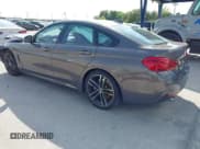 ✅ 2018 BMW 4 Series 440i • VIN: WBA4J5C54JBF07315 • Lot: 41738540. Wystawiony na IAAI z przebiegiem 74 577 mil. Bezpłatny archiwum sprzedaży aukcyjnych z USA i szczegółowy raport historii pojazdu na DreamBid. Zdjęcie 3.