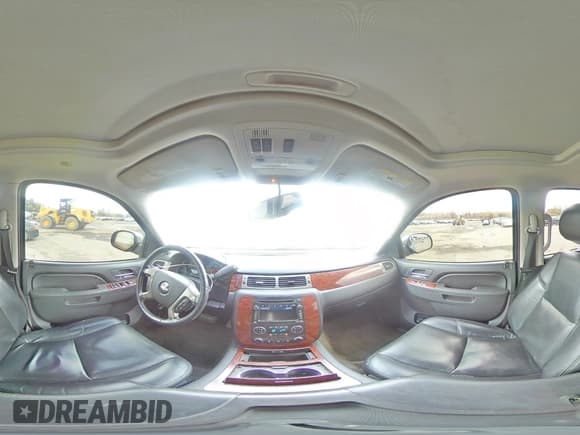 ✅ 2010 Chevrolet Suburban LTZ • VIN: 1GNUKKE34AR182672 • Lot: 90367875. Wystawiony na Copart z przebiegiem 226 745 mil. Bezpłatny archiwum sprzedaży aukcyjnych z USA i szczegółowy raport historii pojazdu na DreamBid. Zdjęcie 14.