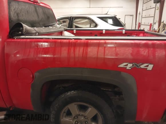 ✅ 2010 Chevrolet Silverado 1500 1HY • VIN: 3GCXKUEJ2AG214941 • Lot: 41221547. Listed on IAAI with 199,365 mi. Free auction sales archive from the USA and detailed vehicle history report at DreamBid. Image 17.