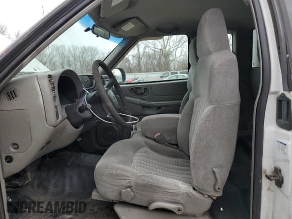 ✅ 2001 Chevrolet S-10 LS • VIN: 1GCCS19W818222809 • Lot: 45911985. Listed on Copart with 155,567 mi. Free auction sales archive from the USA and detailed vehicle history report at DreamBid. Image 7.
