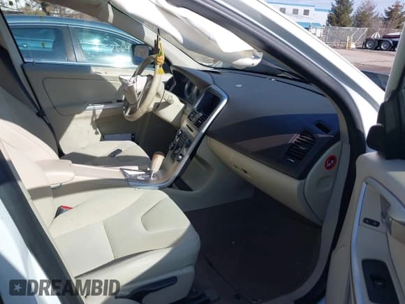 ✅ 2012 Volvo XC60 PZEV • VIN: YV4940DL8C2265691 • Lot: 41536642. Wystawiony na IAAI z przebiegiem 87 646 mil. Bezpłatny archiwum sprzedaży aukcyjnych z USA i szczegółowy raport historii pojazdu na DreamBid. Zdjęcie 5.