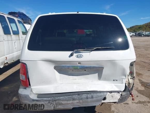 ✅ 2004 Kia Sedona LX • VIN: KNDUP131046552799 • Lot: 43472090. Listed on IAAI with 283,684 mi. Free auction sales archive from the USA and detailed vehicle history report at DreamBid. Image 17.