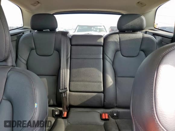 ✅ 2021 Volvo XC60 Momentum • VIN: YV4102RK1M1822775 • Lot: 70161005. Wystawiony na Copart z przebiegiem 40 855 mil. Bezpłatny archiwum sprzedaży aukcyjnych z USA i szczegółowy raport historii pojazdu na DreamBid. Zdjęcie 10.