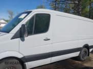 ✅ 2013 Mercedes-Benz Sprinter Cargo • VIN: WD3PE7CC7D5791709 • Lot: 42079122. Wystawiony na IAAI z przebiegiem 236 241 mil. Bezpłatny archiwum sprzedaży aukcyjnych z USA i szczegółowy raport historii pojazdu na DreamBid. Zdjęcie 14.