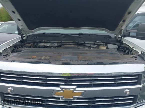 ✅ 2015 Chevrolet Silverado 2500HD LT • VIN: 1GC1KVEG3FF165208 • Lot: 42184899. Wystawiony na IAAI z przebiegiem 311 427 mil. Bezpłatny archiwum sprzedaży aukcyjnych z USA i szczegółowy raport historii pojazdu na DreamBid. Zdjęcie 10.