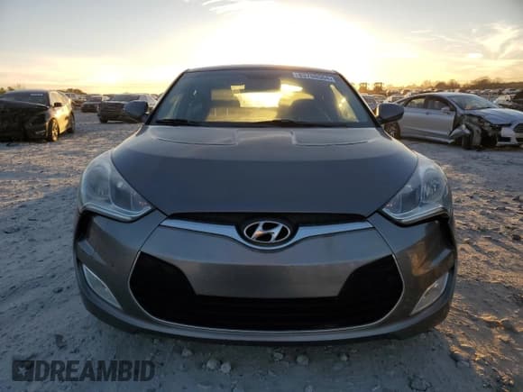 ✅ 2013 Hyundai Veloster w/Gray Int • VIN: KMHTC6AD5DU093584 • Lot: 83708564. Wystawiony na Copart z przebiegiem 138 955 mil. Bezpłatny archiwum sprzedaży aukcyjnych z USA i szczegółowy raport historii pojazdu na DreamBid. Zdjęcie 5.