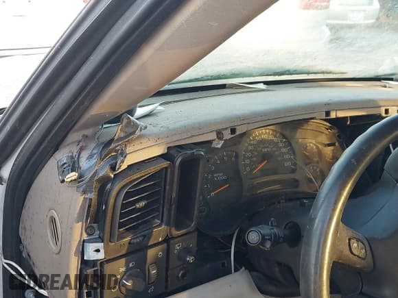 ✅ 2005 GMC Yukon XL SLT • VIN: 1GKEC16Z75J100207 • Лот: 41460370. Опубликован ранее на IAAI с пробегом Не указан. Бесплатный доступ к архиву аукционных продаж из США и подробный отчёт об истории автомобиля на DreamBid. Изображение 7.