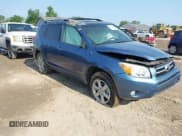 ✅ 2007 Toyota RAV4 Limited • VIN: JTMBD31V075081281 • Lot: 42474927. Wystawiony na IAAI z przebiegiem 190 714 mil. Bezpłatny archiwum sprzedaży aukcyjnych z USA i szczegółowy raport historii pojazdu na DreamBid. Zdjęcie 1.