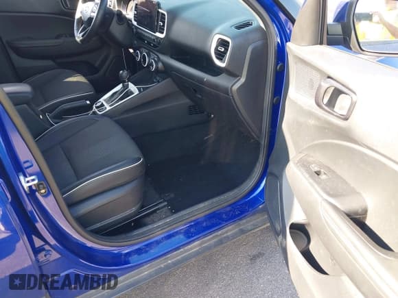 ✅ 2023 Hyundai Venue SEL • VIN: KMHRC8A33PU262356 • Lot: 40310588. Listed on IAAI with 18,379 mi. Free auction sales archive from the USA and detailed vehicle history report at DreamBid. Image 5.