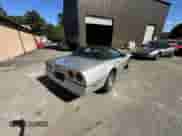 1986 Chevrolet Corvette z VIN 1G1YY6789G5901710, wystawiony jako Copart lot #91651995 z przebiegiem 24 224 mil mil oraz Czysty tytuł • Clean title. Historia ofert i sprzedaży dostępna na DreamBid. Obrazek 4.