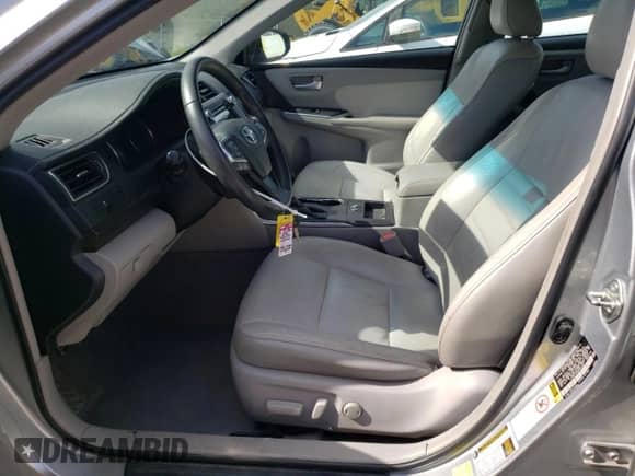 2016 Toyota Camry LE z VIN 4T4BF1FK9GR524564, wystawiony jako Copart lot #85877445 z przebiegiem 114 858 mil mil oraz Szkoda całkowita • Salvage title. Historia ofert i sprzedaży dostępna na DreamBid. Obrazek 7.