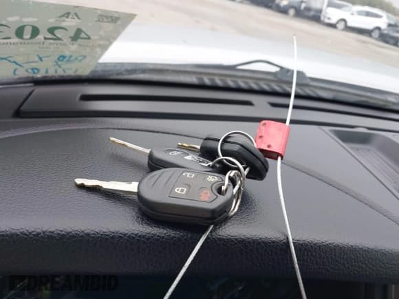 ✅ 2015 Ford Expedition Max XLT • VIN: 1FMJK1JT7FEF07546 • Lot: 42030535. Listed on IAAI with 171,101 mi. Free auction sales archive from the USA and detailed vehicle history report at DreamBid. Image 11.