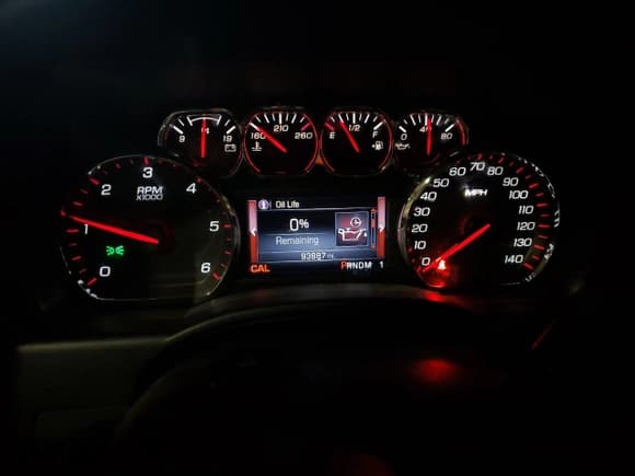 ✅ 2016 GMC Sierra 2500HD SLE • VIN: 1GT12SEG1GF176384 • Lot: 68154045. Wystawiony na Copart z przebiegiem 93 887 mil. Bezpłatny archiwum sprzedaży aukcyjnych z USA i szczegółowy raport historii pojazdu na DreamBid. Zdjęcie 9.