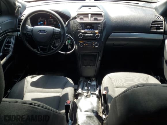 ✅ 2018 Ford Police Interceptor Utility • VIN: 1FM5K8AR7JGA71289 • Лот: 54553715. Опубликован ранее на Copart с пробегом 56 054 миль. Бесплатный доступ к архиву аукционных продаж из США и подробный отчёт об истории автомобиля на DreamBid. Изображение 8.