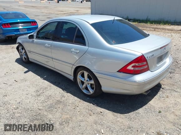 ✅ 2006 Mercedes-Benz C 230 Sport • VIN: WDBRF52H86F752734 • Lot: 42532783. Listed on IAAI with 128,302 mi. Free auction sales archive from the USA and detailed vehicle history report at DreamBid. Image 3.