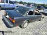 1984 BMW 3 Series z VIN WBAAK740XE9022606, wystawiony jako Copart lot #70671275 z przebiegiem Nie podano mil oraz Nie do naprawy • Non repairable. Historia ofert i sprzedaży dostępna na DreamBid. Obrazek 3.