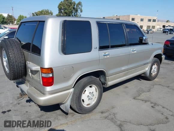 ✅ 1993 Isuzu Trooper LS • VIN: JACDH58W0P7912837 • Lot: 43084322. Listed on IAAI with 268,814 mi. Free auction sales archive from the USA and detailed vehicle history report at DreamBid. Image 4.