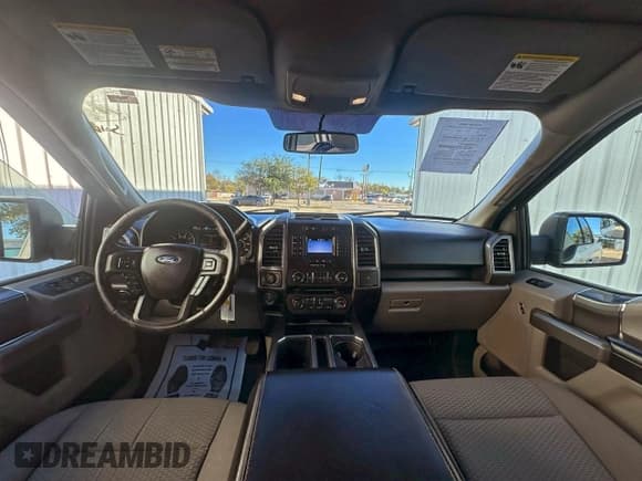 ✅ 2018 Ford F-150 XL • VIN: 1FTFX1E53JFE38168 • Lot: 95016235. Wystawiony na Copart z przebiegiem 195 027 mil. Bezpłatny archiwum sprzedaży aukcyjnych z USA i szczegółowy raport historii pojazdu na DreamBid. Zdjęcie 9.