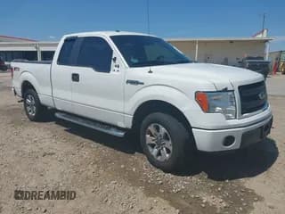 ✅ 2014 Ford F-150 XL • VIN: 1FTEX1CM1EFA71296 • Lot: 43115559. Wystawiony na IAAI z przebiegiem 138 068 mil. Bezpłatny archiwum sprzedaży aukcyjnych z USA i szczegółowy raport historii pojazdu na DreamBid. Zdjęcie 1.