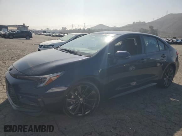 ✅ 2025 Toyota Corolla SE • VIN: 5YFS4MCEXSP230956 • Лот: 90274745. Опубликован ранее на Copart с пробегом 2 713 миль. Бесплатный доступ к архиву аукционных продаж из США и подробный отчёт об истории автомобиля на DreamBid. Изображение 1.