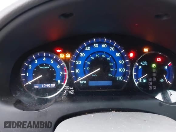 ✅ 2008 Toyota Sienna XLE • VIN: 5TDBK22C08S012356 • Lot: 43589320. Listed on IAAI with 174,532 mi. Free auction sales archive from the USA and detailed vehicle history report at DreamBid. Image 7.