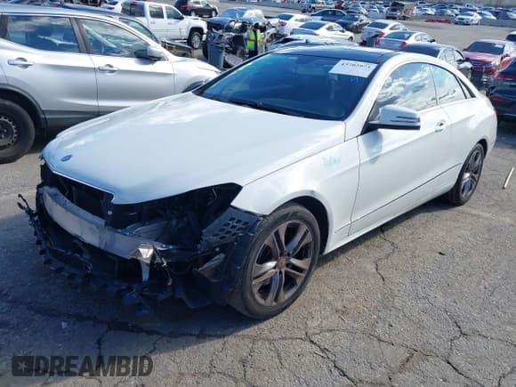 ✅ 2011 Mercedes-Benz E 350 • VIN: WDDKJ5GB3BF112274 • Lot: 43702973. Listed on IAAI with 96,821 mi. Free auction sales archive from the USA and detailed vehicle history report at DreamBid. Image 18.