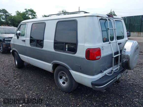 ✅ 1996 Dodge Cargo • VIN: 2B6HB21X1TK146936 • Lot: 42637274. Listed on IAAI with 208,516 mi. Free auction sales archive from the USA and detailed vehicle history report at DreamBid. Image 3.
