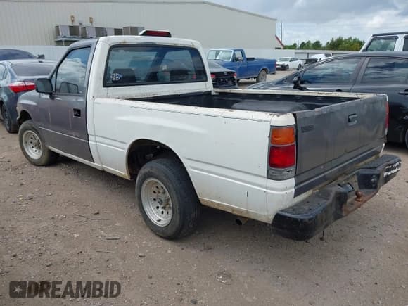 ✅ 1994 Isuzu Pickup S • VIN: 4S1CL11L5R4204889 • Lot: 43272529. Wystawiony na IAAI z przebiegiem 293 705 mil. Bezpłatny archiwum sprzedaży aukcyjnych z USA i szczegółowy raport historii pojazdu na DreamBid. Zdjęcie 3.