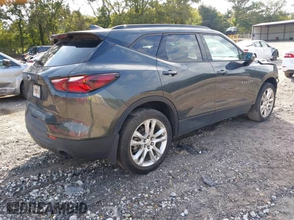 2020 Chevrolet Blazer LT z VIN 3GNKBJRS3LS596027, wystawiony jako IAAI lot #43146885 z przebiegiem 110 000 mil mil oraz . Historia ofert i sprzedaży dostępna na DreamBid. Obrazek 4.