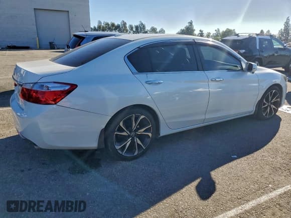 ✅ 2013 Honda Accord EX-L • VIN: 1HGCR2F8XDA005669 • Лот: 94162225. Опубликован ранее на Copart с пробегом 135 534 миль. Бесплатный доступ к архиву аукционных продаж из США и подробный отчёт об истории автомобиля на DreamBid. Изображение 3.