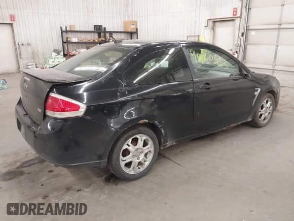 ✅ 2008 Ford Focus SE • VIN: 1FAHP33N58W146139 • Lot: 43760503. Wystawiony na IAAI z przebiegiem 191 727 mil. Bezpłatny archiwum sprzedaży aukcyjnych z USA i szczegółowy raport historii pojazdu na DreamBid. Zdjęcie 4.