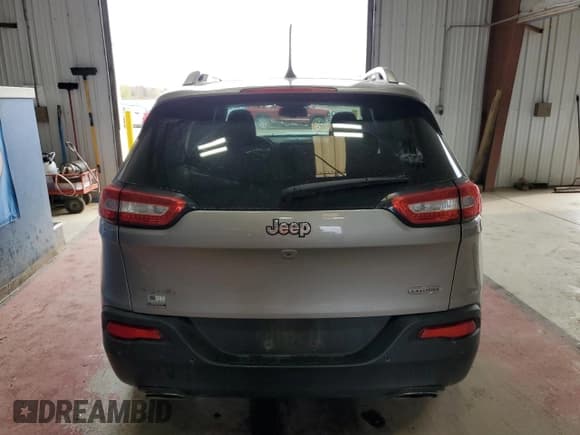 ✅ 2017 Jeep Cherokee Latitude • VIN: 1C4PJMCS4HW500557 • Lot: 54408435. Wystawiony na Copart z przebiegiem 125 360 mil. Bezpłatny archiwum sprzedaży aukcyjnych z USA i szczegółowy raport historii pojazdu na DreamBid. Zdjęcie 6.