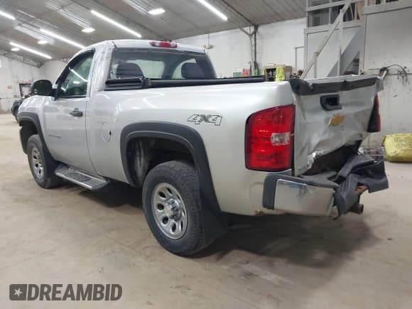 ✅ 2013 Chevrolet Silverado 1500 Work Truck • VIN: 1GCNKPE03DZ299311 • Lot: 42930967. Wystawiony na IAAI z przebiegiem 235 689 mil. Bezpłatny archiwum sprzedaży aukcyjnych z USA i szczegółowy raport historii pojazdu na DreamBid. Zdjęcie 3.