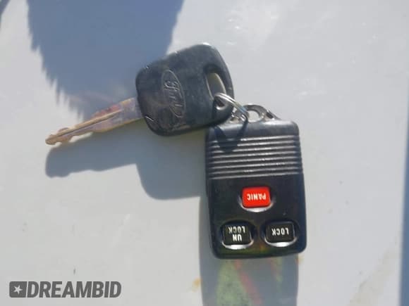 ✅ 1997 Ford Expedition XLT • VIN: 1FMFU18LXVLB22952 • Lot: 41706527. Listed on IAAI with 282,860 mi. Free auction sales archive from the USA and detailed vehicle history report at DreamBid. Image 11.