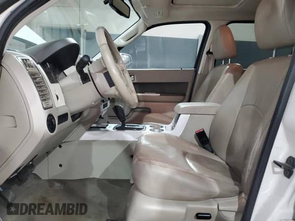 2010 Mercury Mariner Premier с VIN 4M2CN9HG8AKJ29432, выставлен на аукционе Copart как лот 86159455 с пробегом 139 479 миль миль и Чистый • Clean title. История ставок и продаж доступна на DreamBid. Изображение 7.