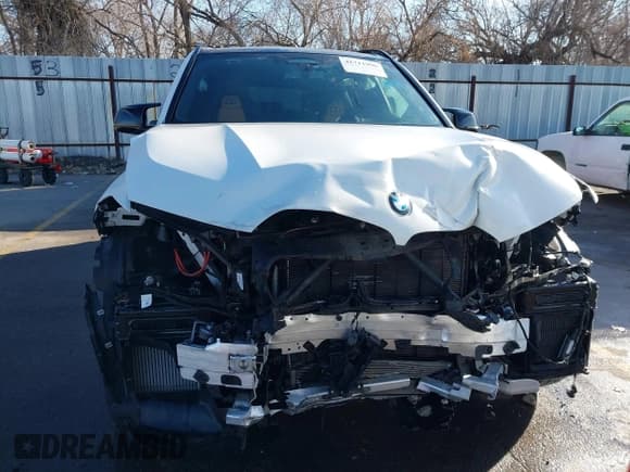 ✅ 2022 BMW X5 M • VIN: 5YMJU0C02N9K39077 • Лот: 41711996. Опубликован ранее на IAAI с пробегом 11 875 миль. Бесплатный доступ к архиву аукционных продаж из США и подробный отчёт об истории автомобиля на DreamBid. Изображение 13.