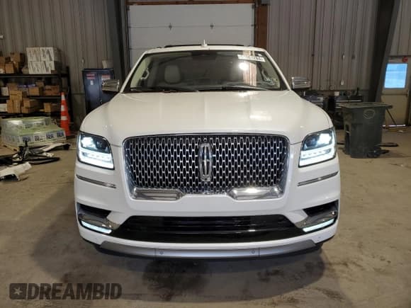 ✅ 2019 Lincoln Navigator Black Label • VIN: 5LMJJ3TT4KEL19103 • Lot: 61081284. Listed on Copart with 58,418 mi. Free auction sales archive from the USA and detailed vehicle history report at DreamBid. Image 5.