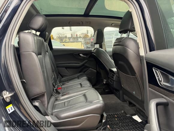 ✅ 2017 Audi Q7 Premium Plus • VIN: WA1LAAF78HD002369 • Лот: 43784355. Опубликован ранее на IAAI с пробегом 149 433 миль. Бесплатный доступ к архиву аукционных продаж из США и подробный отчёт об истории автомобиля на DreamBid. Изображение 7.