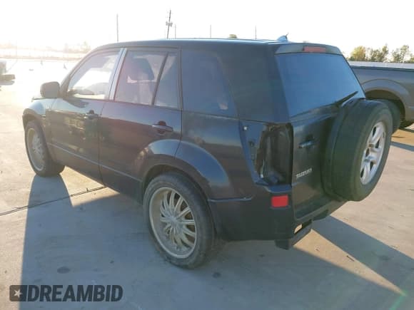 ✅ 2007 Suzuki Grand Vitara • VIN: JS3TE941774203266 • Lot: 43679847. Wystawiony na IAAI z przebiegiem 151 523 mil. Bezpłatny archiwum sprzedaży aukcyjnych z USA i szczegółowy raport historii pojazdu na DreamBid. Zdjęcie 3.