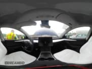 ✅ 2023 Tesla Model Y Long Range • VIN: 7SAYGDEE6PF603981 • Lot: 42133348. Wystawiony na IAAI z przebiegiem 28 566 mil. Bezpłatny archiwum sprzedaży aukcyjnych z USA i szczegółowy raport historii pojazdu na DreamBid. Zdjęcie 19.