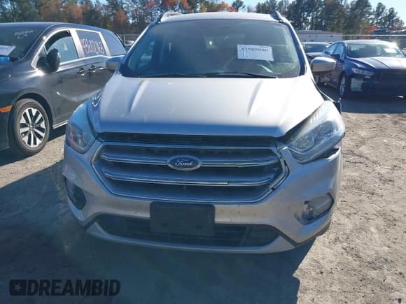 ✅ 2017 Ford Escape SE • VIN: 1FMCU9GD2HUC20044 • Lot: 43509800. Wystawiony na IAAI z przebiegiem 124 933 mil. Bezpłatny archiwum sprzedaży aukcyjnych z USA i szczegółowy raport historii pojazdu na DreamBid. Zdjęcie 12.
