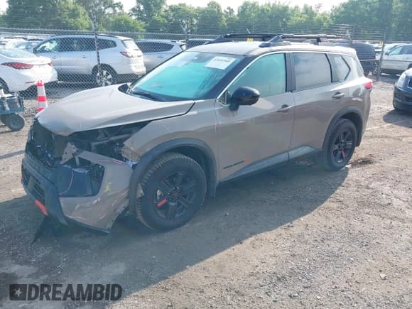 ✅ 2025 Nissan Rogue SV • VIN: 5N1BT3BBXSC805856 • Lot: 42431949. Listed on IAAI with 1,084 mi. Free auction sales archive from the USA and detailed vehicle history report at DreamBid. Image 18.