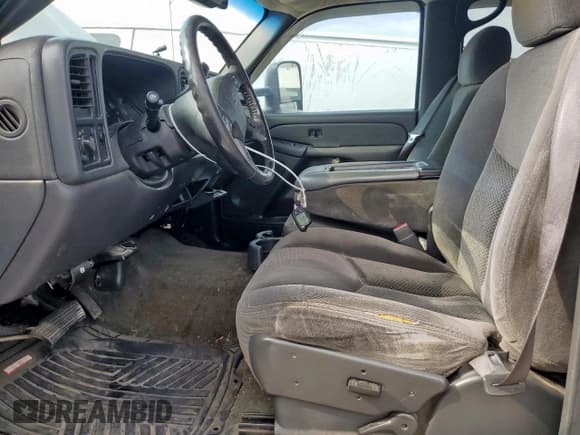 ✅ 2006 Chevrolet Silverado 2500HD Work Truck • VIN: 1GCHC23D46F256314 • Лот: 68255355. Опубликован ранее на Copart с пробегом 325 870 миль. Бесплатный доступ к архиву аукционных продаж из США и подробный отчёт об истории автомобиля на DreamBid. Изображение 7.