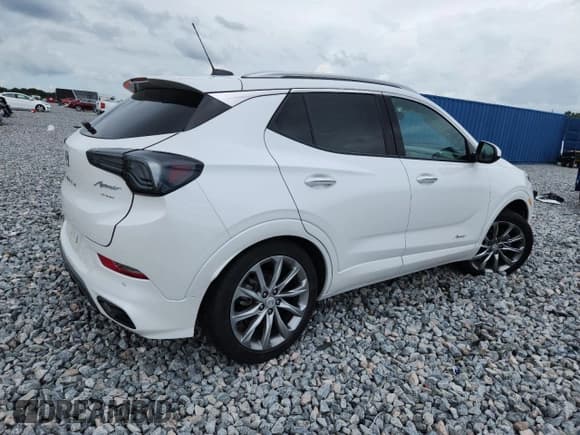 ✅ 2024 Buick Encore GX Avenir • VIN: KL4AMGSLXRB033835 • Lot: 70720965. Wystawiony na Copart z przebiegiem 20 178 mil. Bezpłatny archiwum sprzedaży aukcyjnych z USA i szczegółowy raport historii pojazdu na DreamBid. Zdjęcie 3.