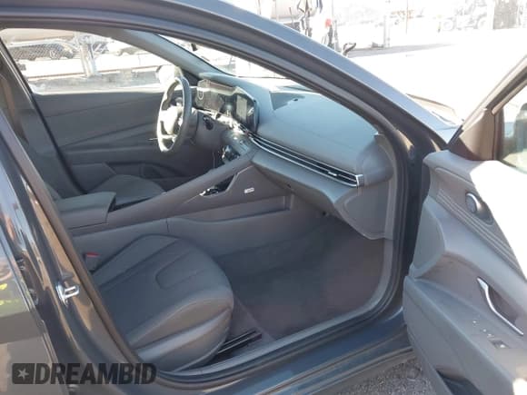 ✅ 2025 Hyundai Elantra SEL Convenience • VIN: KMHLS4DG0SU951487 • Лот: 43623170. Опубликован ранее на IAAI с пробегом 19 172 миль. Бесплатный доступ к архиву аукционных продаж из США и подробный отчёт об истории автомобиля на DreamBid. Изображение 5.