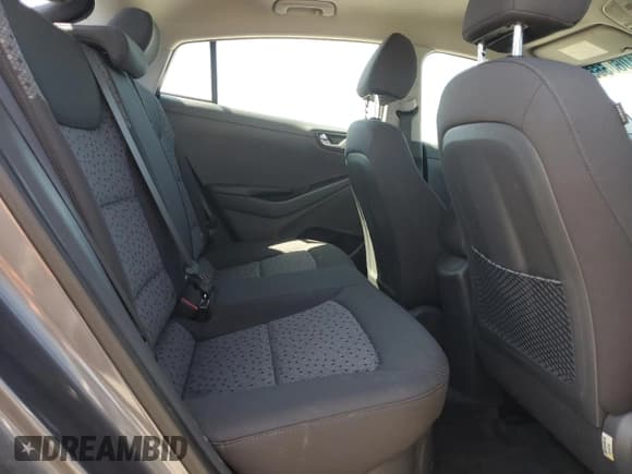 ✅ 2019 Hyundai Ioniq Blue • VIN: KMHC65LC4KU125489 • Lot: 51063565. Wystawiony na Copart z przebiegiem 105 045 mil. Bezpłatny archiwum sprzedaży aukcyjnych z USA i szczegółowy raport historii pojazdu na DreamBid. Zdjęcie 10.