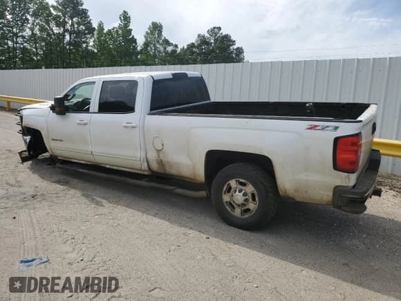 ✅ 2015 Chevrolet Silverado 2500HD LT • VIN: 1GC1KVE80FF553585 • Lot: 53272545. Listed on Copart with 212,953 mi. Free auction sales archive from the USA and detailed vehicle history report at DreamBid. Image 2.