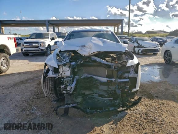 ✅ 2024 Cadillac LYRIQ Tech • VIN: 1GYKPMRL6RZ140968 • Лот: 90274075. Опубликован ранее на Copart с пробегом 12 532 миль. Бесплатный доступ к архиву аукционных продаж из США и подробный отчёт об истории автомобиля на DreamBid. Изображение 5.